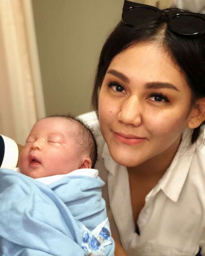 Potret Nord Kiano Julian, Anak Rinni Wulandari yang Ganteng