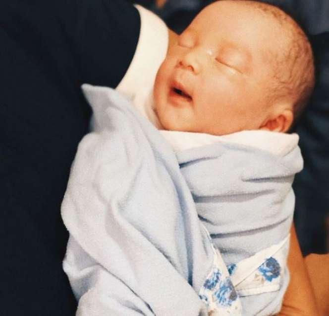 Potret Nord Kiano Julian, Anak Rinni Wulandari yang Ganteng