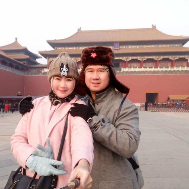 Gaya Bu Dendy, Istri Sah yang Hujani Uang ke Pelakor