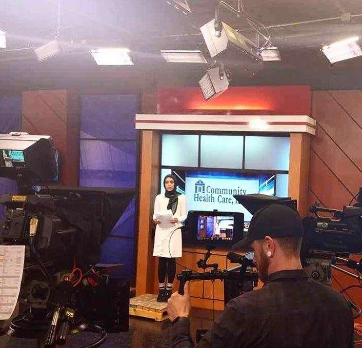Tahera, Hijabers Pertama yang Jadi Pembawa Acara Berita di AS