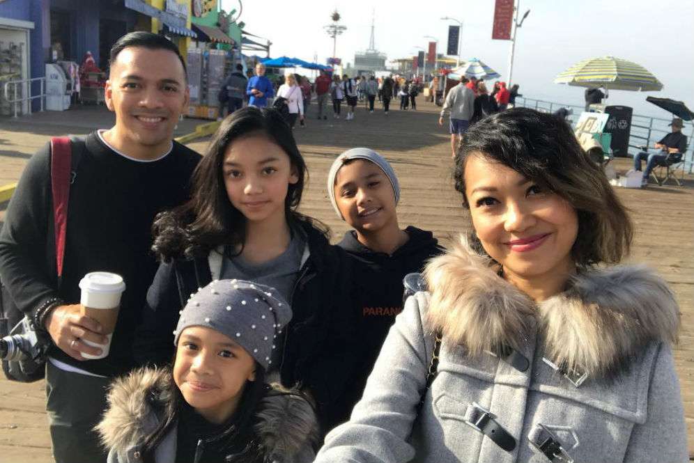 Kompaknya Keluarga Nola dan Baldy, dari Rumah Sampai Panggung