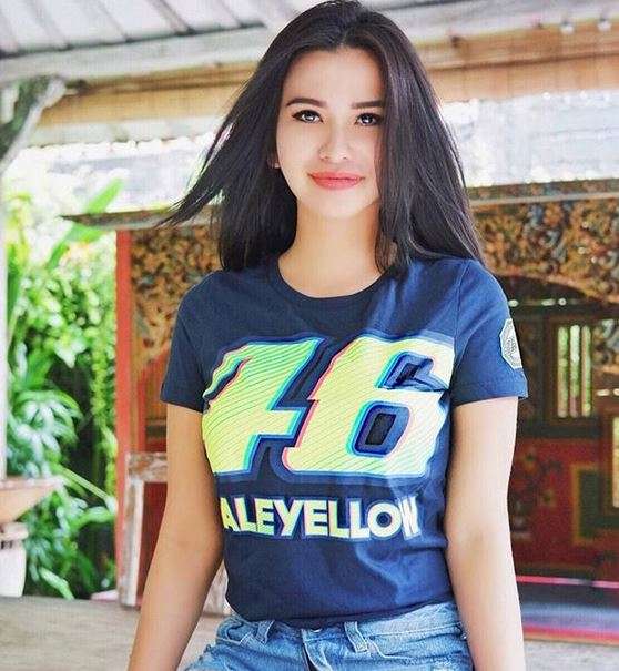 Maria Vania, Presenter Olahraga yang Bikin Pria Gagal Fokus