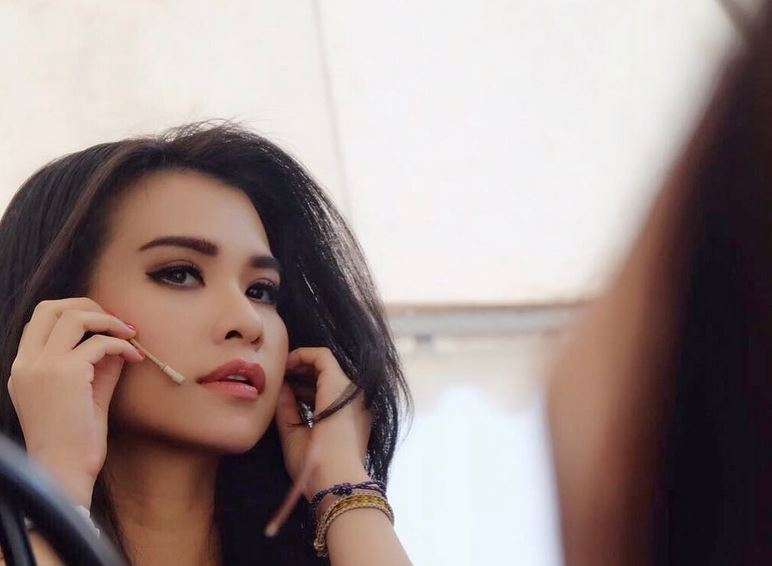 Maria Vania, Presenter Olahraga yang Bikin Pria Gagal Fokus