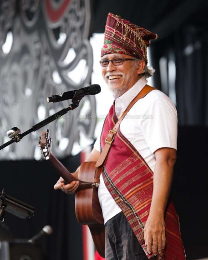 5 Penyanyi yang Pernah Jadi Pengamen