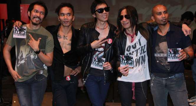 5 Penyanyi yang Pernah Jadi Pengamen