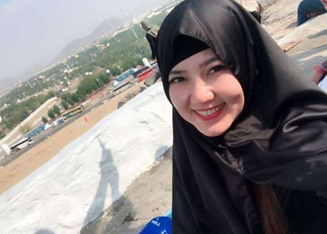 Biasa Tampil Seksi, Begini Penampilan 5 Artis Saat Umroh