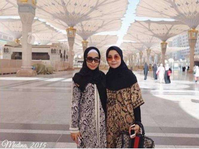 Biasa Tampil Seksi, Begini Penampilan 5 Artis Saat Umroh