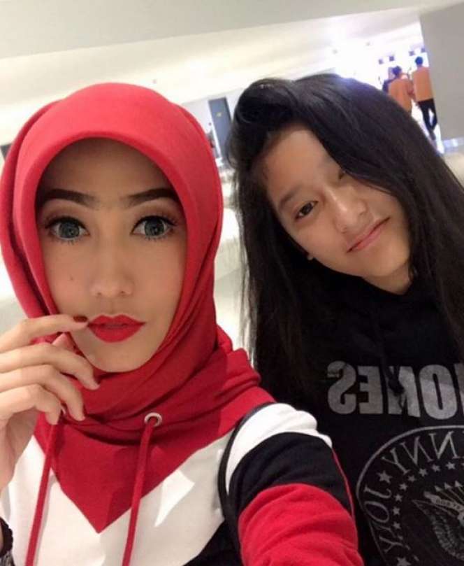 Diena Risty, Istri Parto yang Cantik dan Kekinian