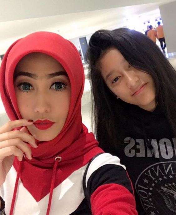 Diena Risty, Istri Parto yang Cantik dan Kekinian