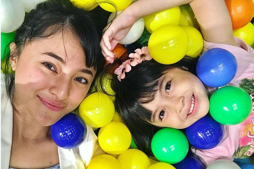 Marshanda dan Sienna, Ibu Anak Ini Cantiknya Bikin Terpana