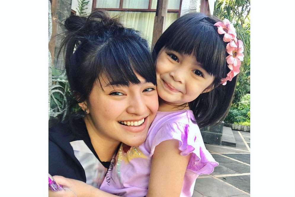 Marshanda dan Sienna, Ibu Anak Ini Cantiknya Bikin Terpana