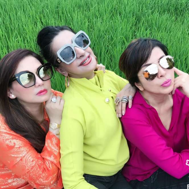 6 Potret Cetar Keluarga Selebgram Tasya Farasya