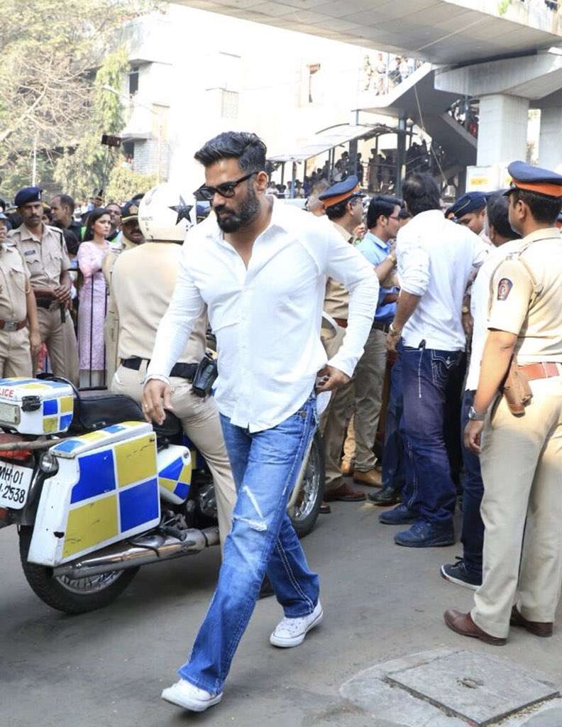 Artis Bollywood yang Hadiri Prosesi Pemakaman Sridevi