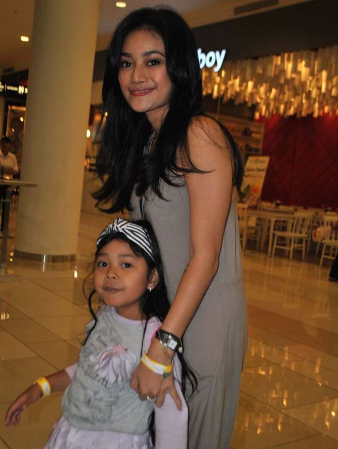 Masih Single, 3 Seleb Ini Sudah Adopsi Anak