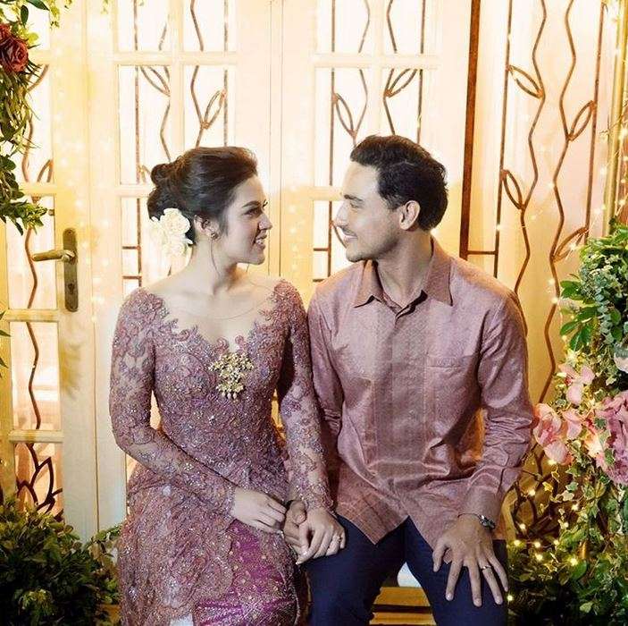 Tak Perlu Pacaran Lama, 5 Artis Ini Mantap ke Pelaminan