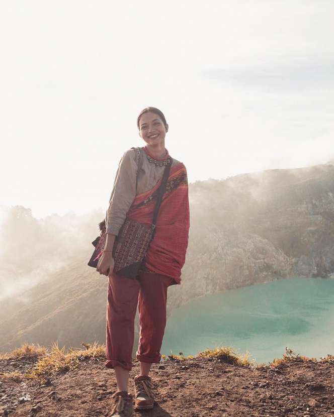 Intip Gaya Travelling Putri Marino, Istri Chicco Jerikho