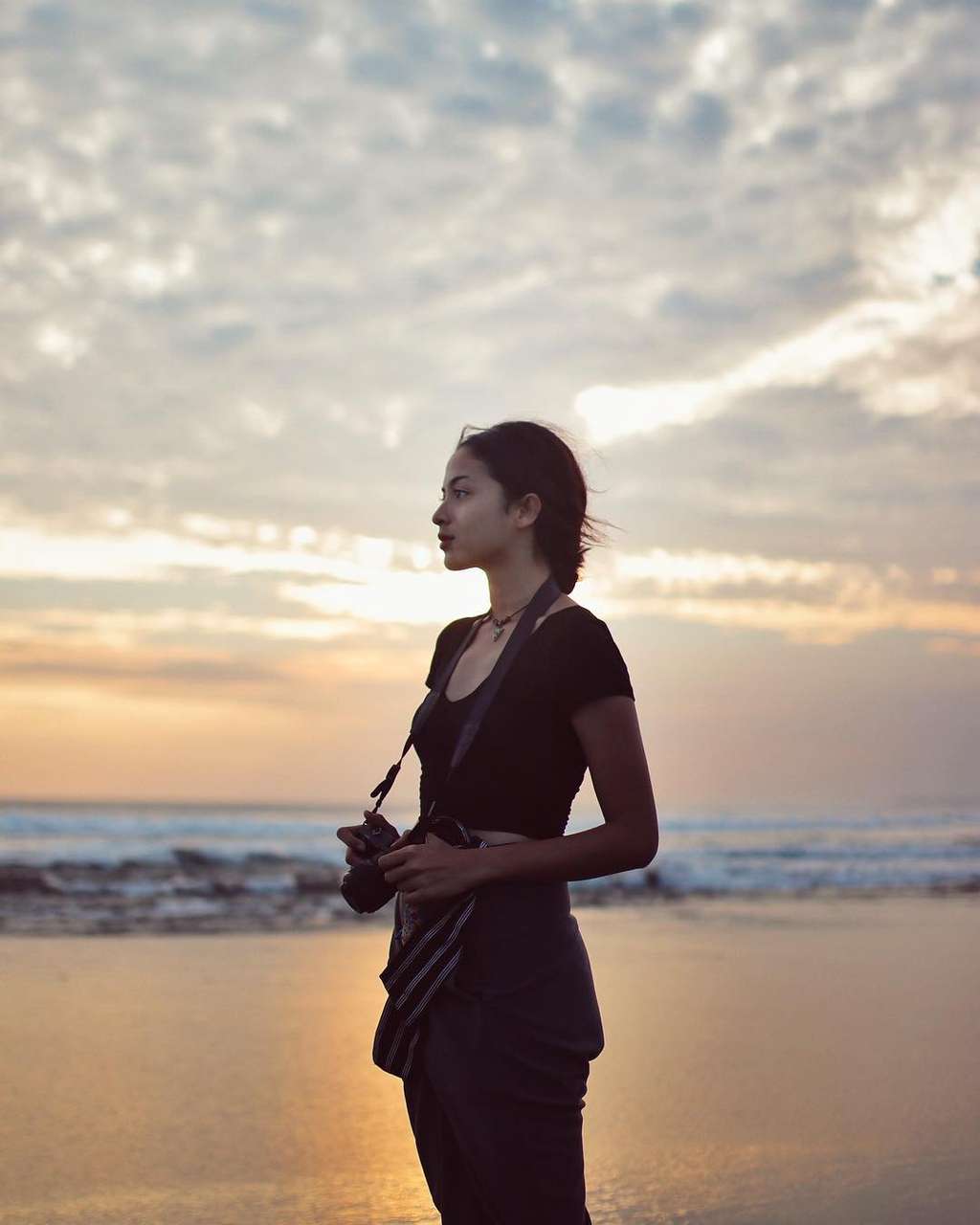 Intip Gaya Travelling Putri Marino, Istri Chicco Jerikho