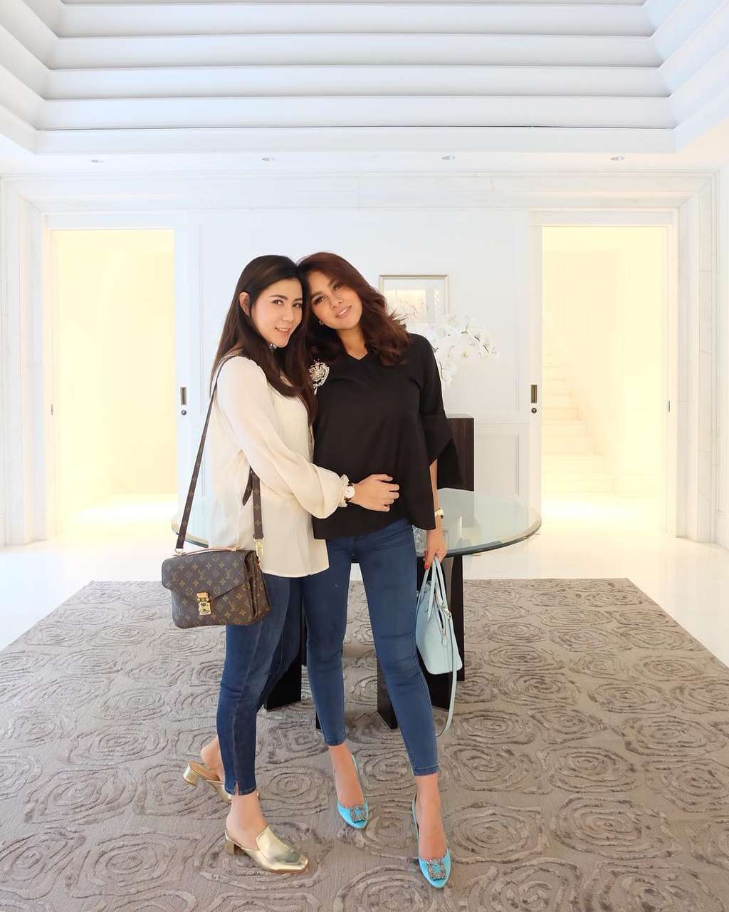 Potret Kompak Kakak Adik Olla dan Cynthia Ramlan