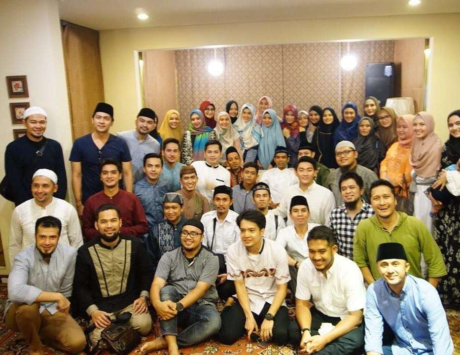 5 Seleb yang Berguru pada Ustaz Abdul Somad dan Adi Hidayat