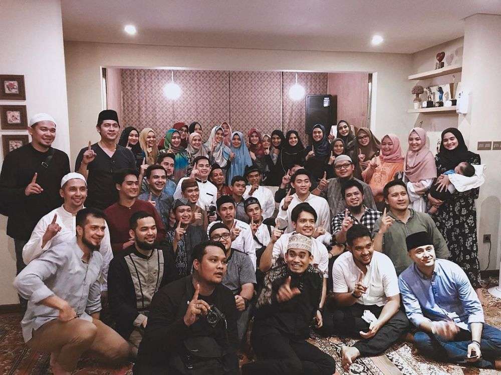 5 Seleb yang Berguru pada Ustaz Abdul Somad dan Adi Hidayat
