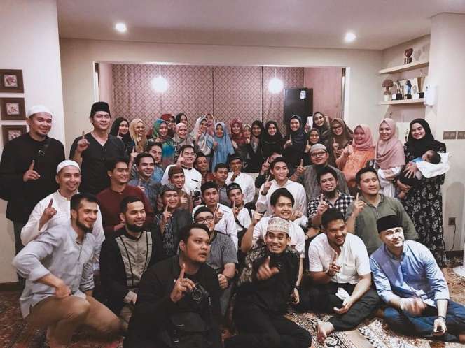 5 Seleb yang Berguru pada Ustaz Abdul Somad dan Adi Hidayat