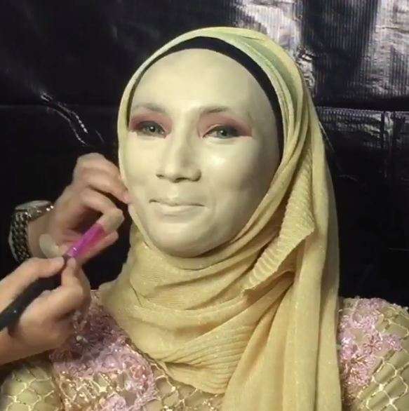 Awalnya Meragukan, Hasil Make Up Wanita Ini Bikin Pangling