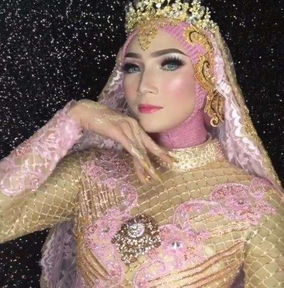 Awalnya Meragukan, Hasil Make Up Wanita Ini Bikin Pangling