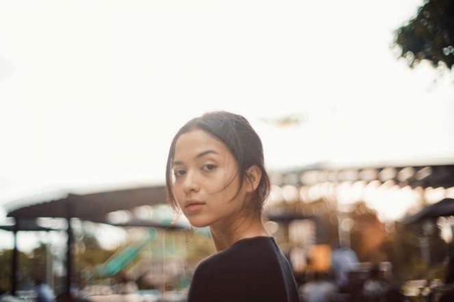 Putri Marino Tanpa Make Up, Cantiknya Alami