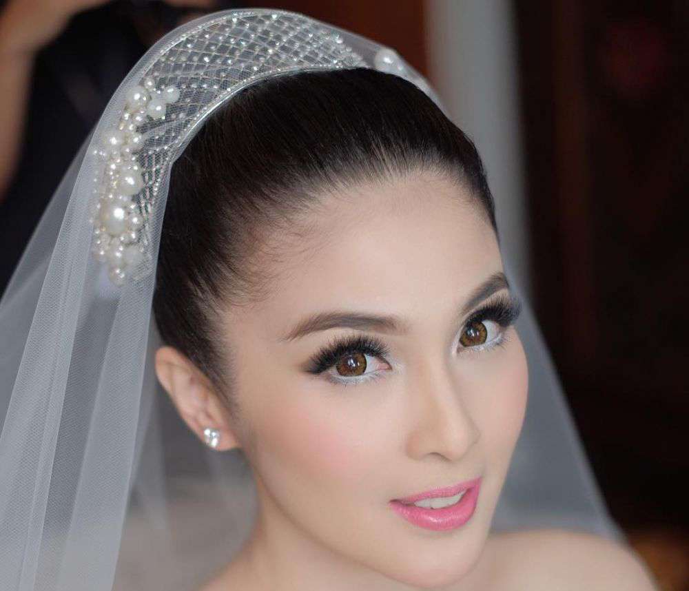 Riasan Tipis 4 Seleb Saat Pernikahan Ini Tuai Banyak Pujian