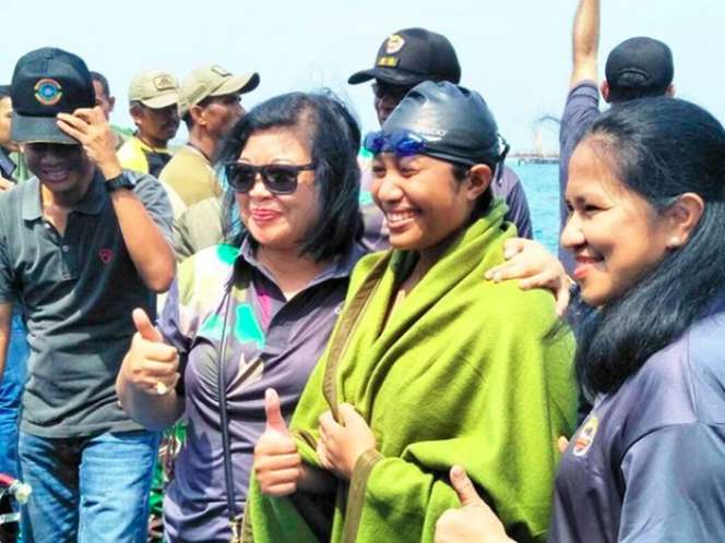 Dua Prajurit Cantik Ini Berhasil Taklukan Selat Sunda