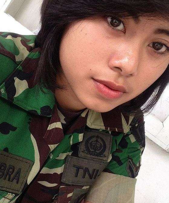 Dua Prajurit Cantik Ini Berhasil Taklukan Selat Sunda