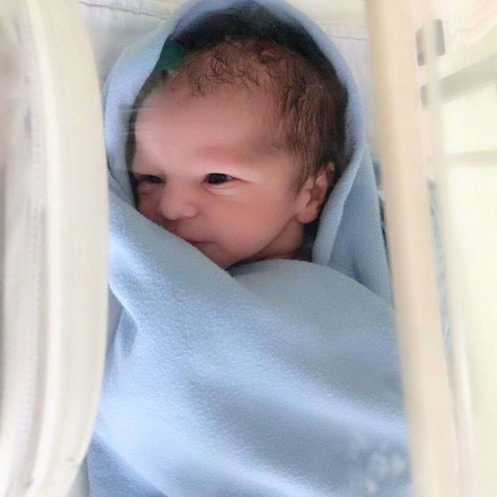 Ravi Bhatia dan Pramugari Indonesia Dikaruniai Bayi Laki-laki