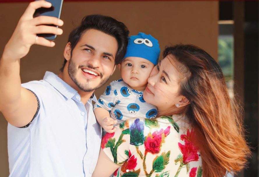 Ravi Bhatia dan Pramugari Indonesia Dikaruniai Bayi Laki-laki