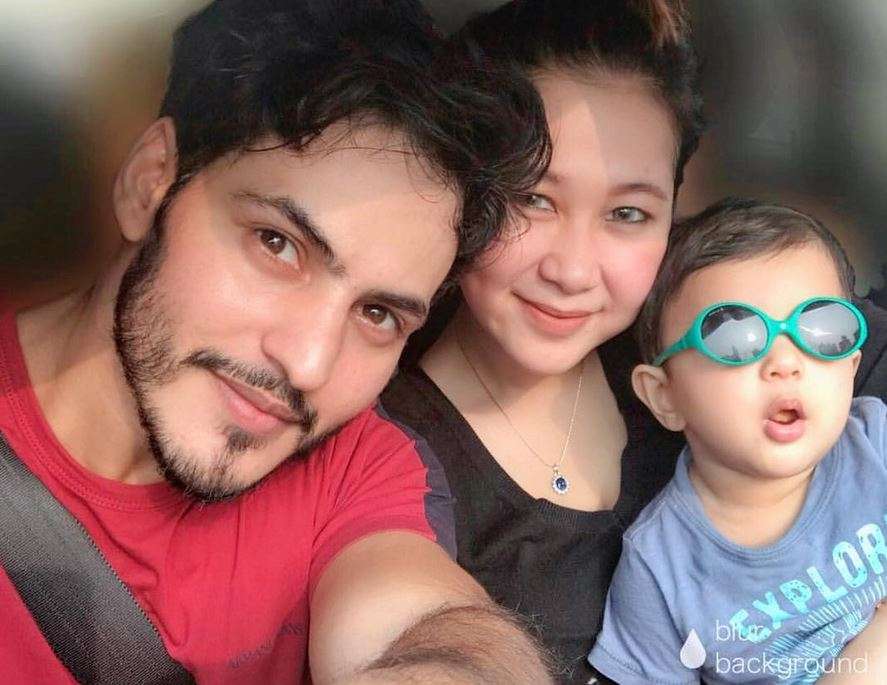 Ravi Bhatia dan Pramugari Indonesia Dikaruniai Bayi Laki-laki