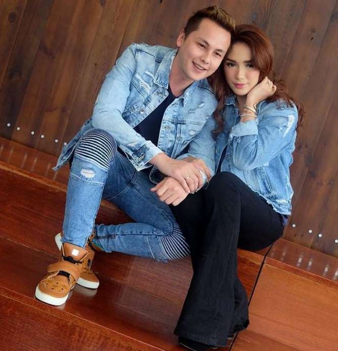 Melihat Kerajaan Bisnis 5 Pasangan Seleb