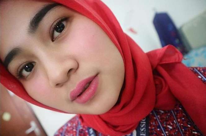 Pesona Pramugari Indonesia Saat Berhijab, Teduh Lihatnya