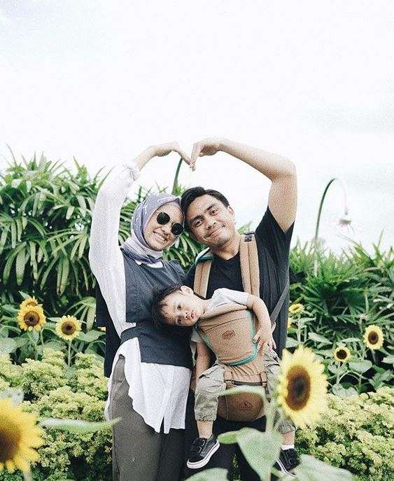 5 Artis Ganteng yang Jadi Ayah di Usia Muda