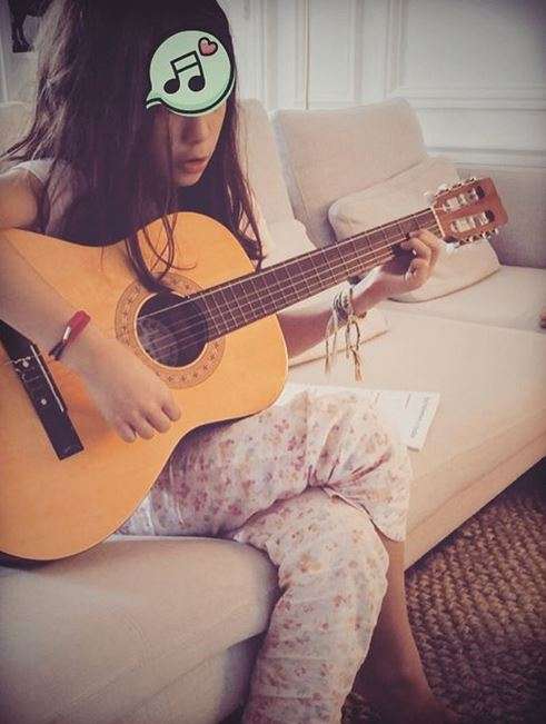 Demi Privasi, Artis Cantik Ini Ogah Unggah Foto Anak di Medsos