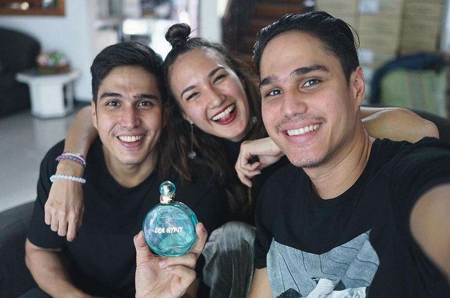 Berkarier di Dunia Hiburan, 6 Pasangan Kakak Adik Ini Kompak
