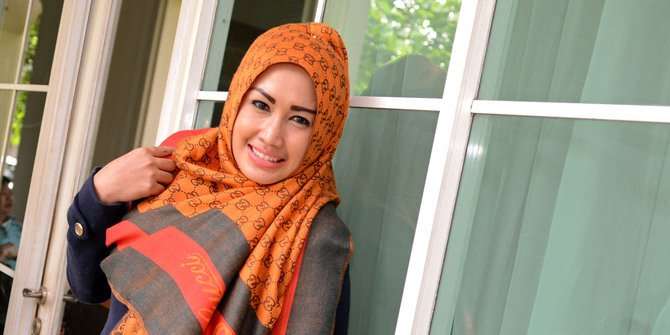 6 Pedangdut Ini Mantap Berhijab, Penampilannya Adem