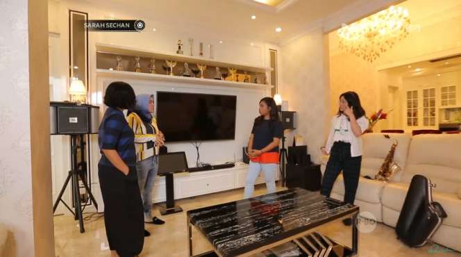 Penampakan Rumah Baru Uya Kuya, Mewah Banget