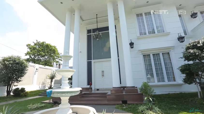 Penampakan Rumah Baru Uya Kuya, Mewah Banget