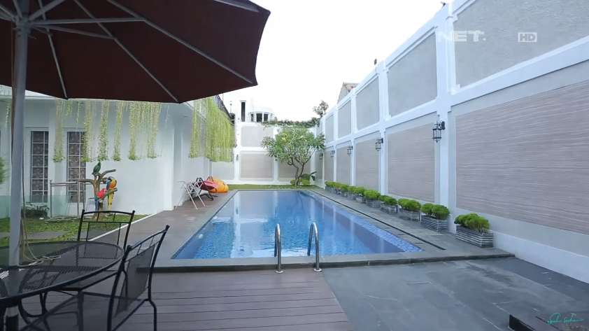 Penampakan Rumah Baru Uya Kuya, Mewah Banget