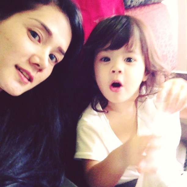 Tanpa Make Up Tebal, Mulan Jameela Tetap Memesona