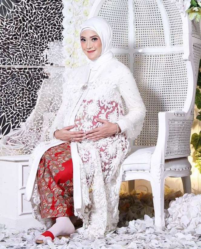 Hamil Tua, Penampilan Artis FTV Adhitya Putri Makin Memesona