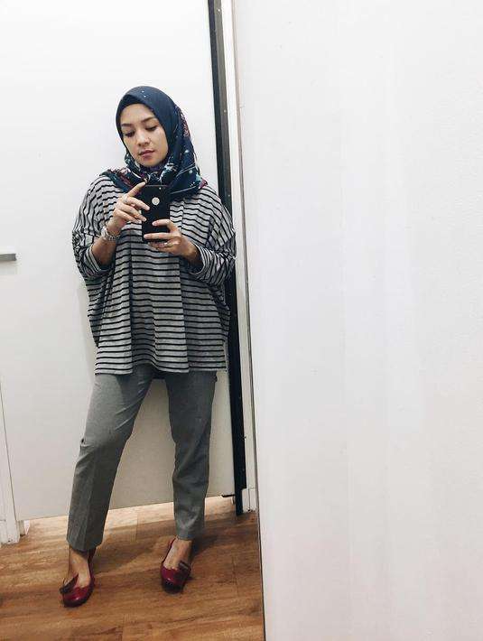 Enno Lerian, Mantan Penyanyi Cilik yang Kini Berhijab