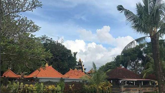 Dua Artis Cantik Korea Pamer Liburan di Bali