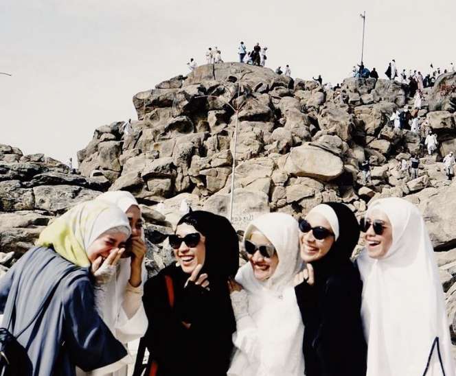 Berhijab, Begini Penampilan Tika Bravani 