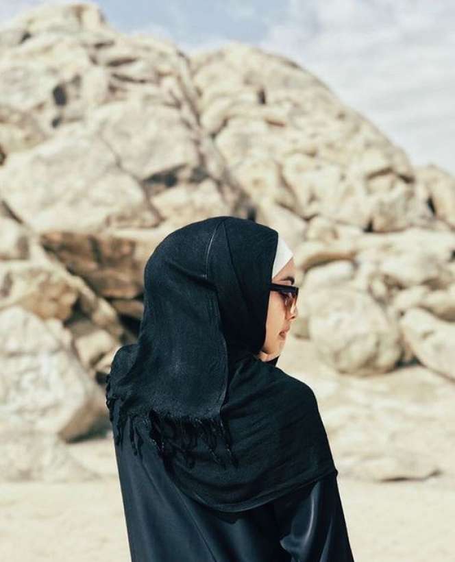 Berhijab, Begini Penampilan Tika Bravani 
