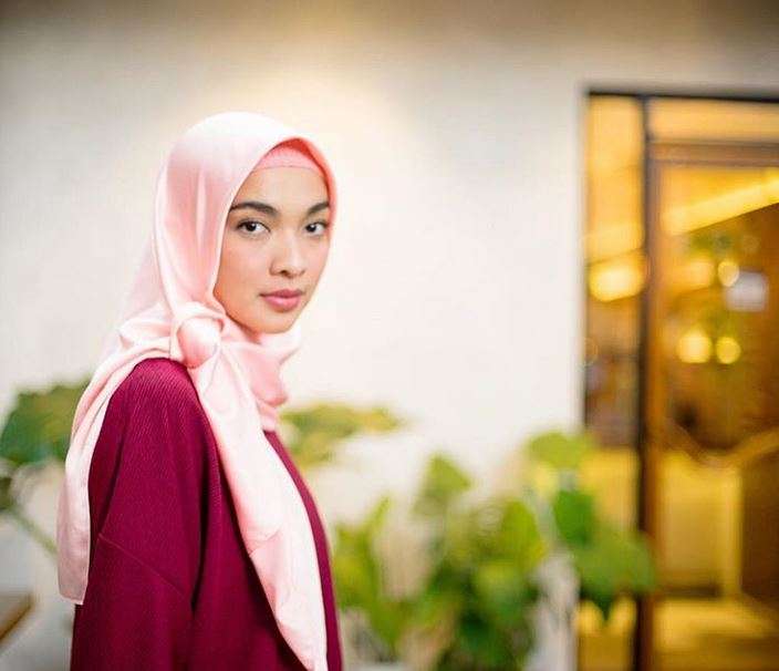 Berhijab, Begini Penampilan Tika Bravani 
